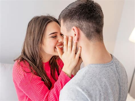 不意打ち キス 効果|彼をドキドキさせる！効果的な「不意打ちキス」のタイ .